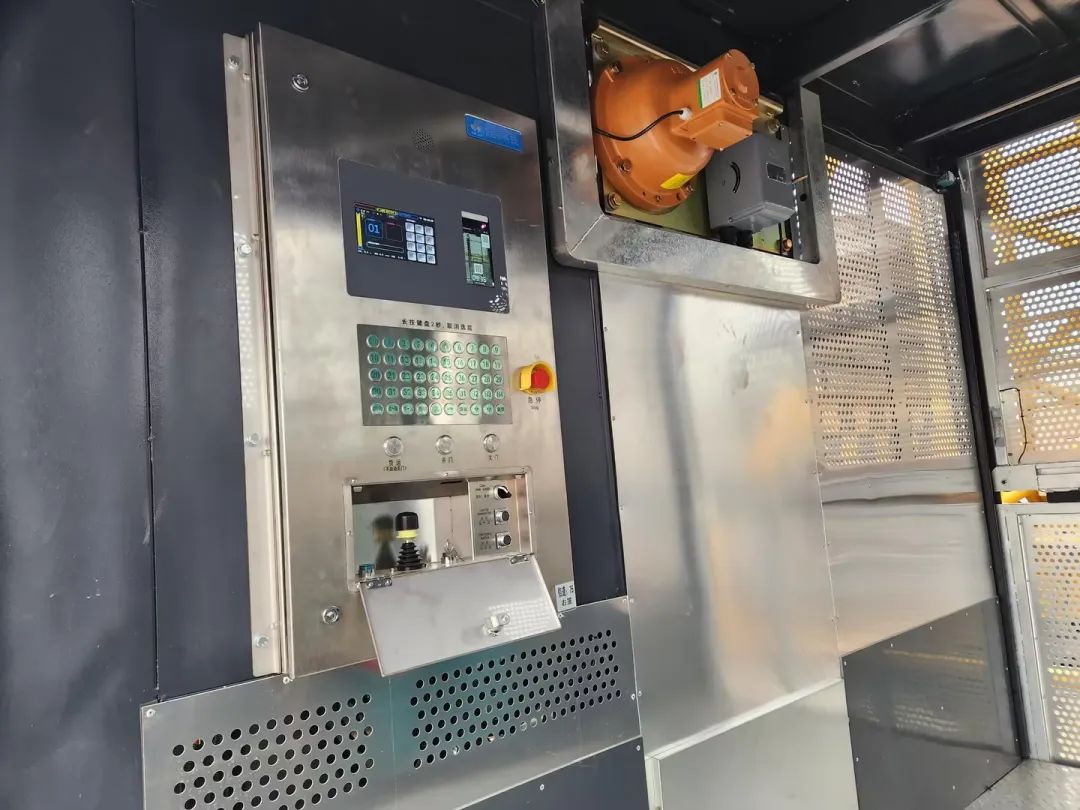 科技显能、再添新品！永利集团官网江麓智能施工升降机乐成下线