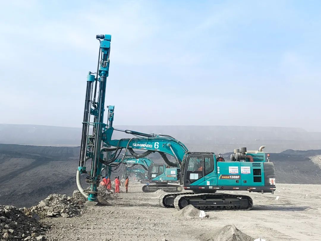 “绿色智能矿山建设专家”！永利集团官网智能全新一代切削潜孔一体式钻机重拳出击