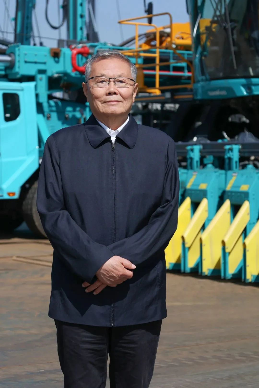 何清华获颁“2021-2022年度天下优异企业家”