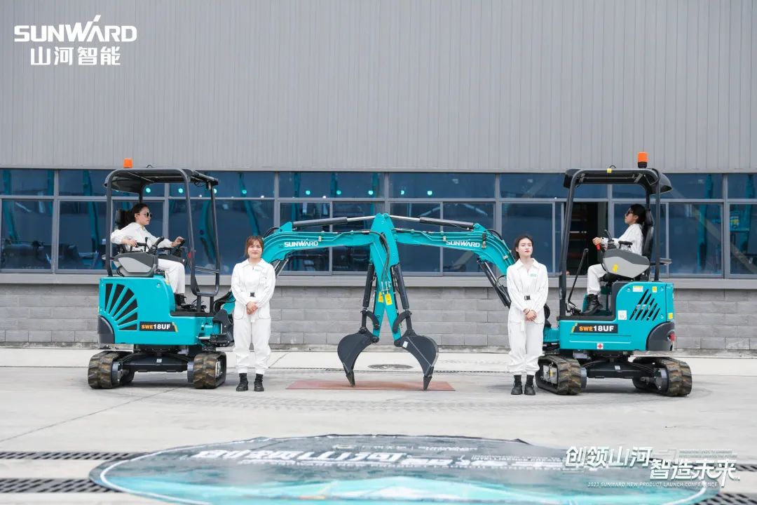 精品出击、互动一直！永利集团官网智能F系列挖掘机闪灼长沙展