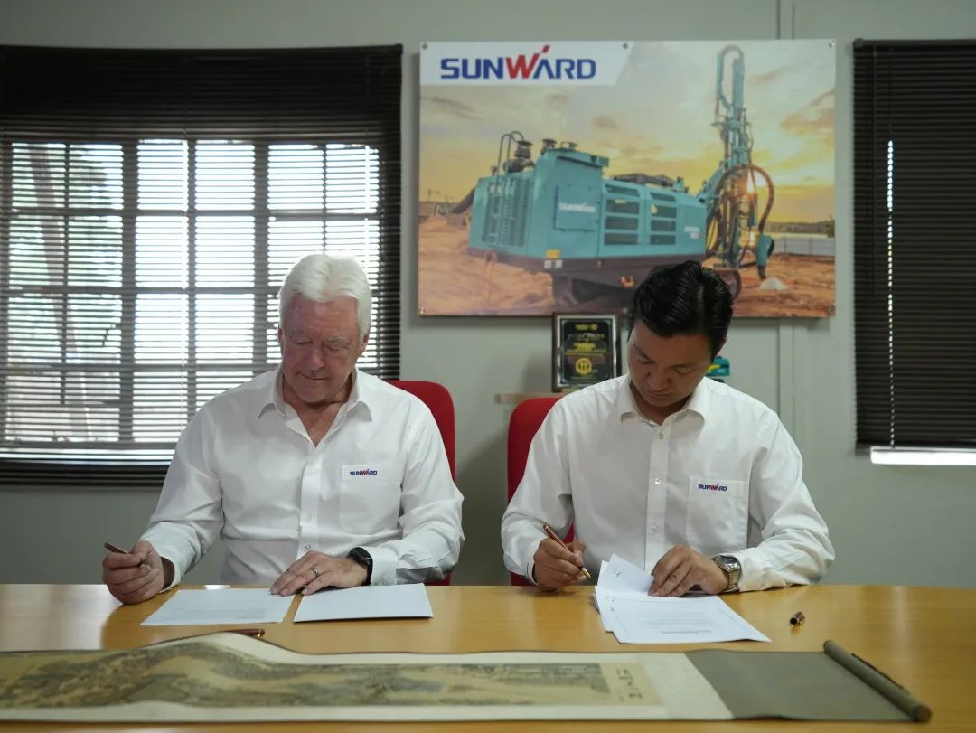 登陆南非，，，，，，永利集团官网智能新型凿岩利器交付客户