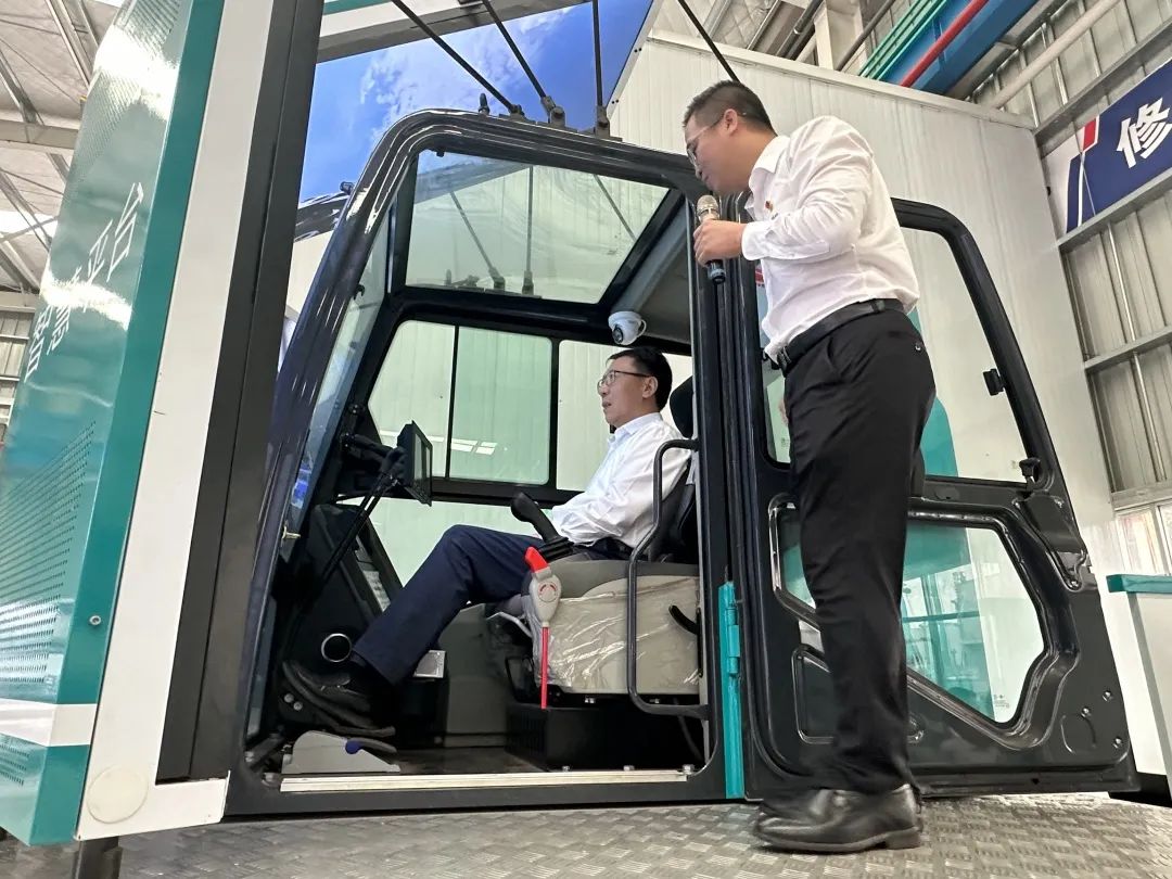 中国联通集团副总司理梁宝俊到访永利集团官网智能