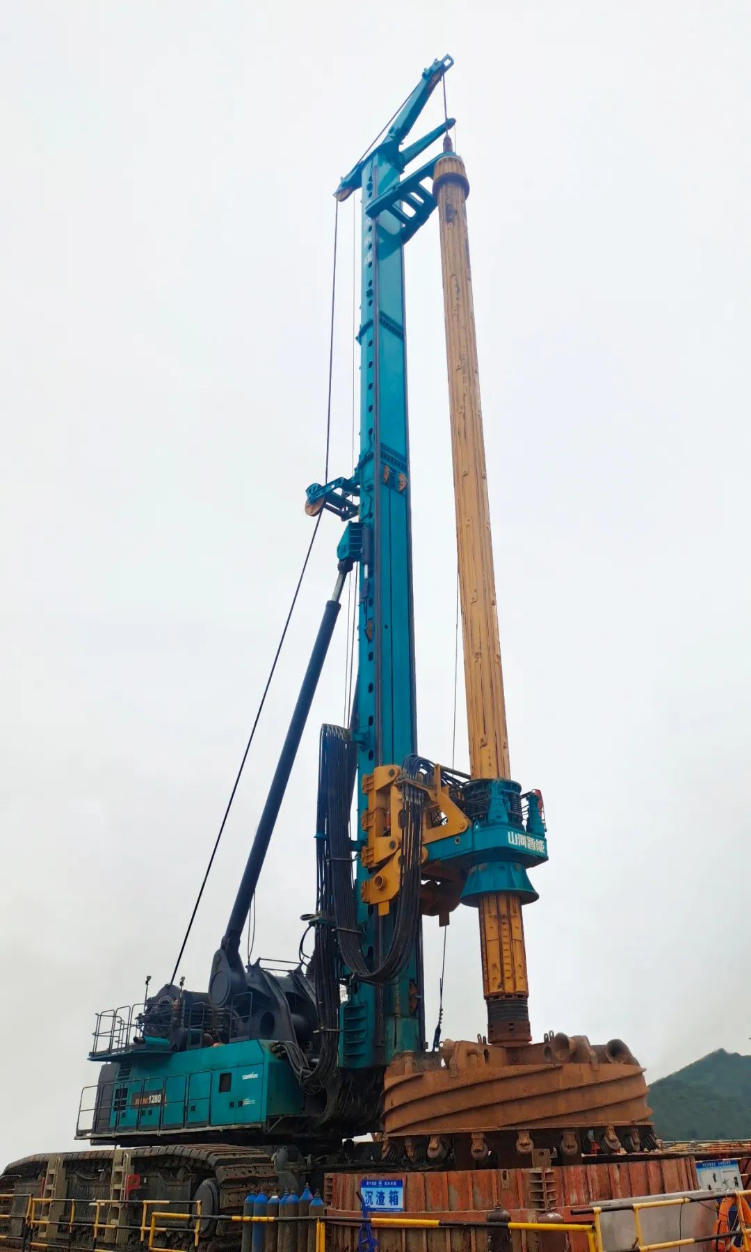 新战绩+1！永利集团官网智能超等旋挖钻机创6.3米直径钻孔新纪录