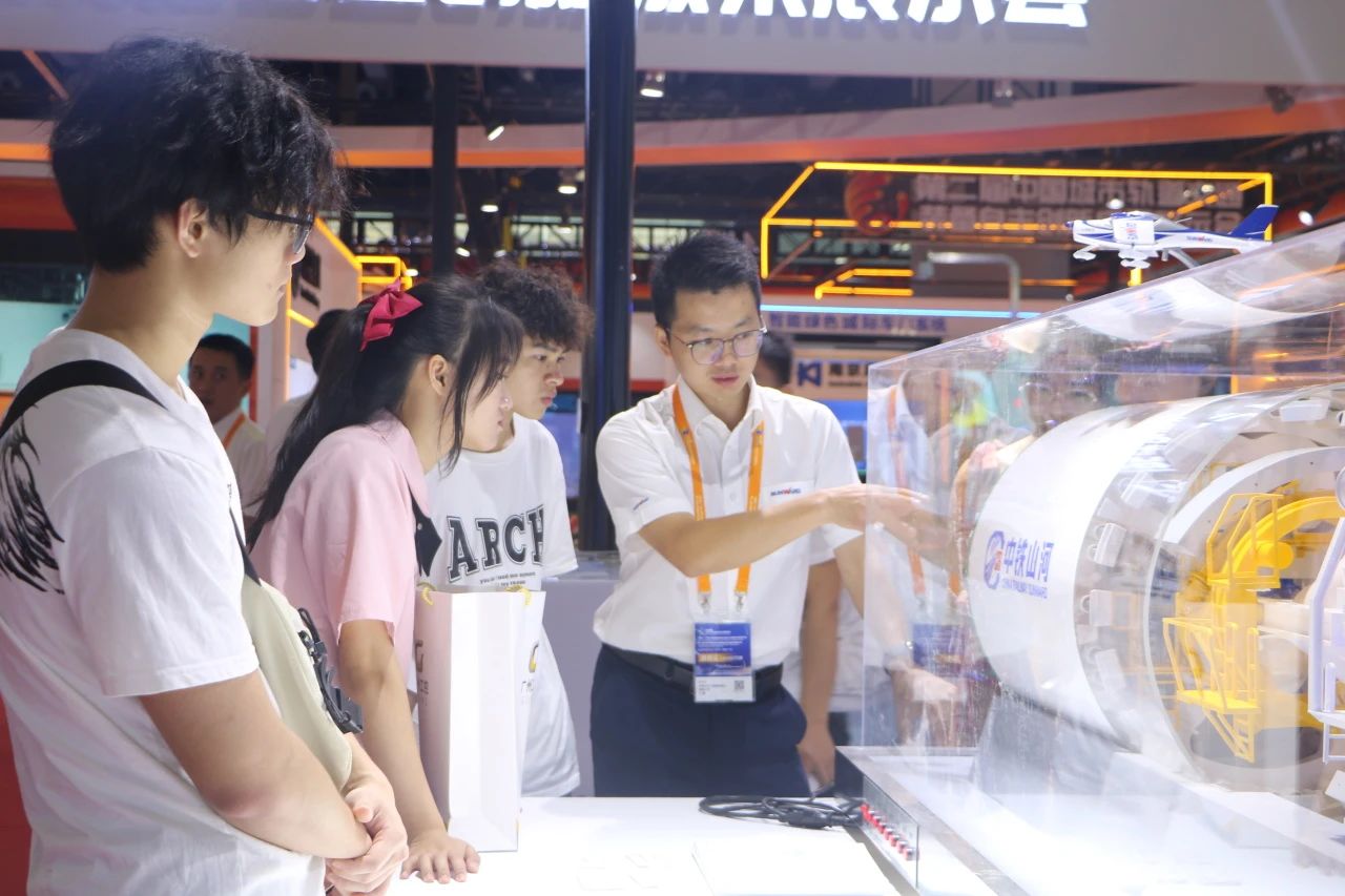 中铁永利集团官网亮相首届广州大湾区国际轨道交通工业生长论坛暨展览会