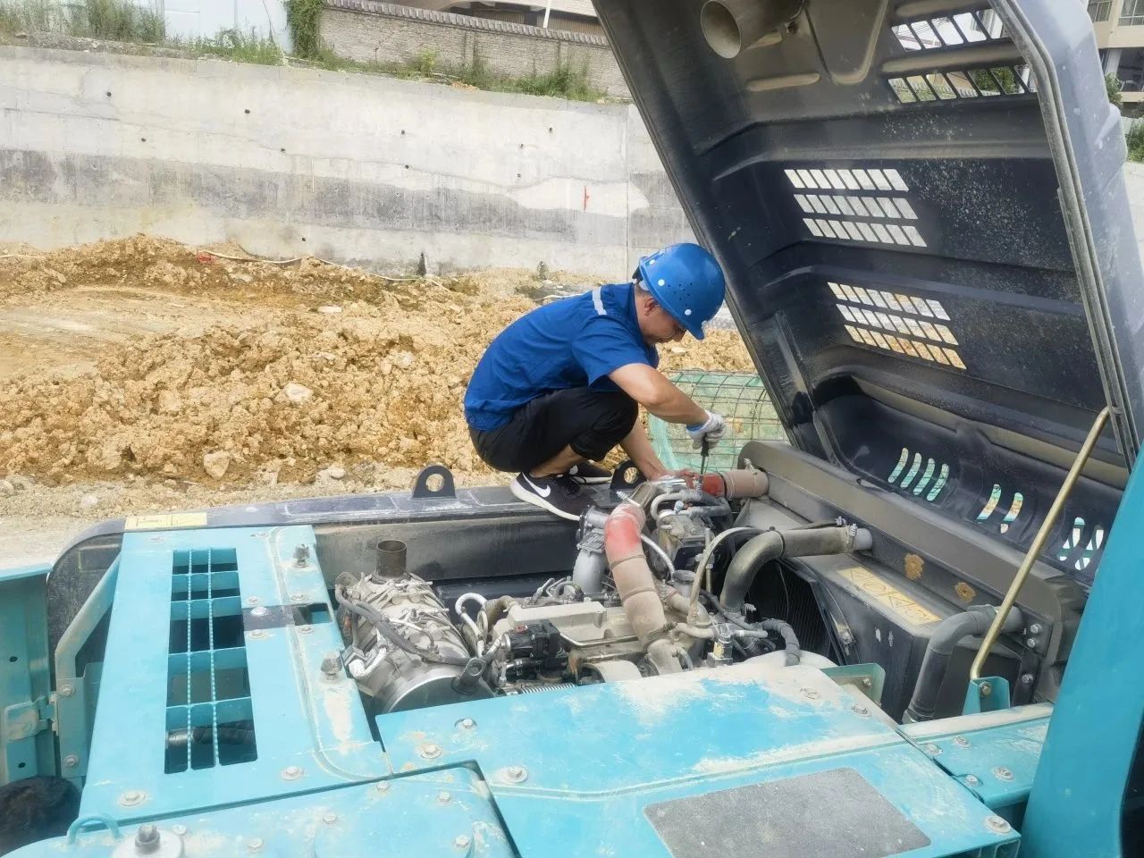 步履一直，，，服务不止！永利集团官网智能挖掘机服务万里行火热举行中