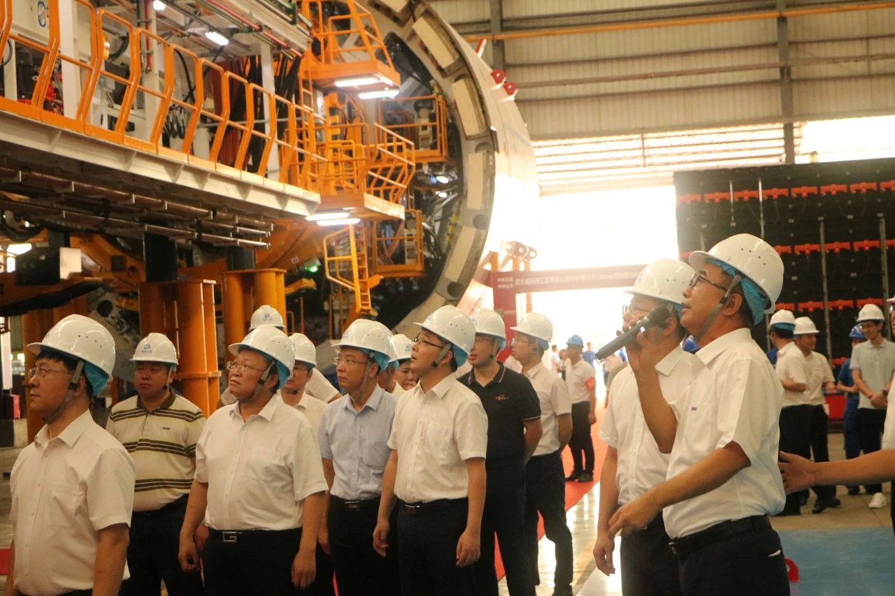 中铁永利集团官网粤港澳大湾区首台大直径双模盾构机乐成下线