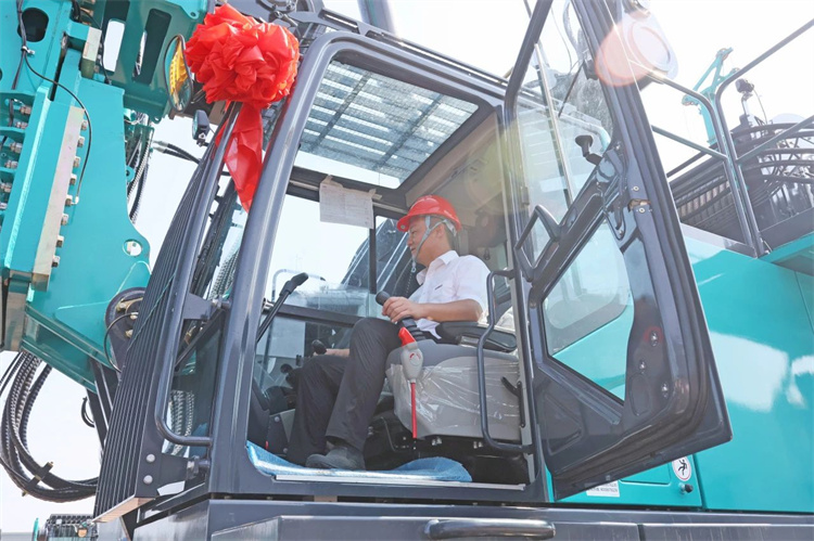 永利集团官网智能桩工机械再添强将！SWDM800H旋挖钻机顺遂下线