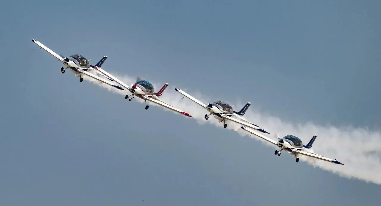 央媒聚焦！一起见证首届亚洲通用航空展上的永利集团官网风范