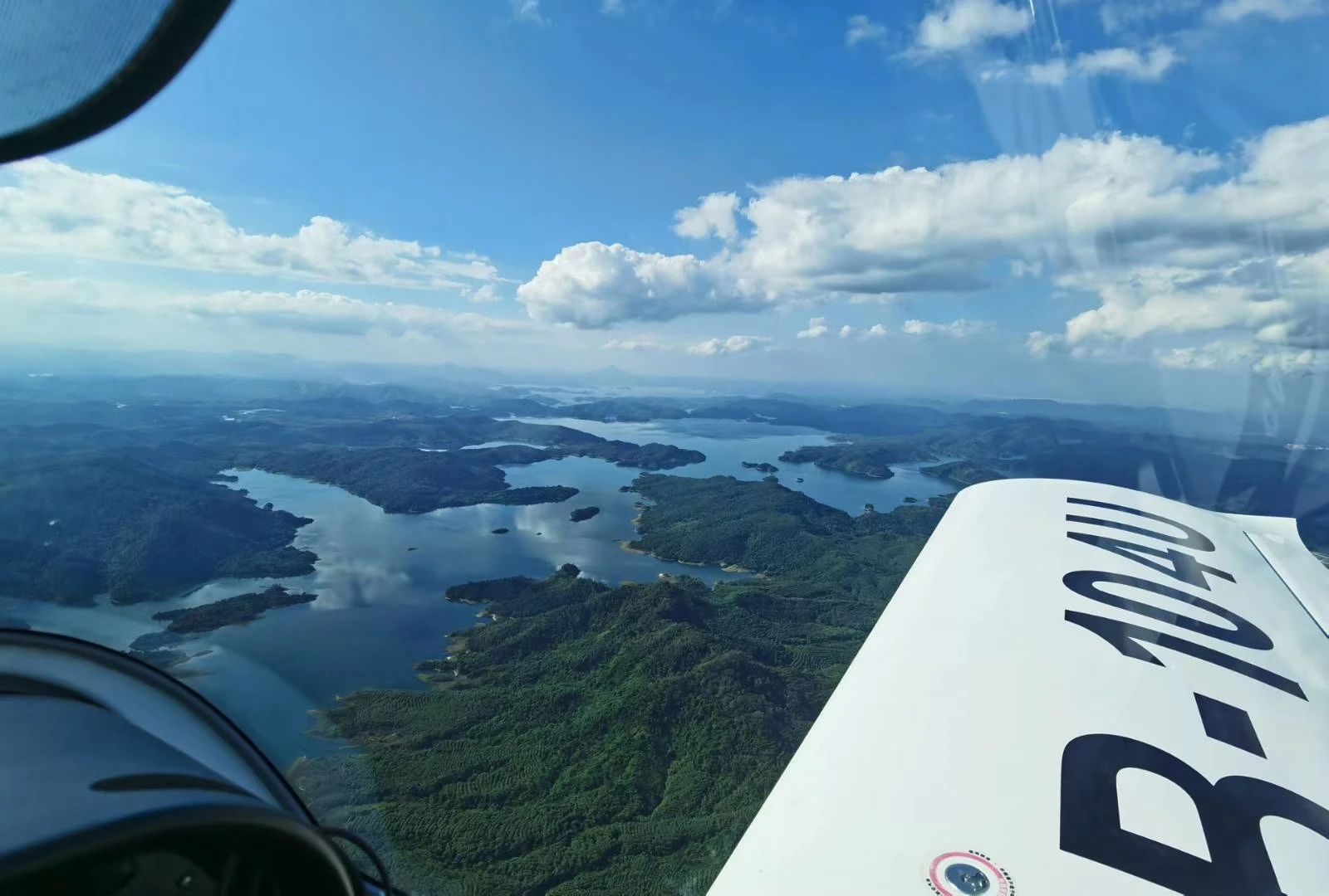 二十载磨砺，，，，，，“阿若拉”飞机累计航行时间突破11万小时！