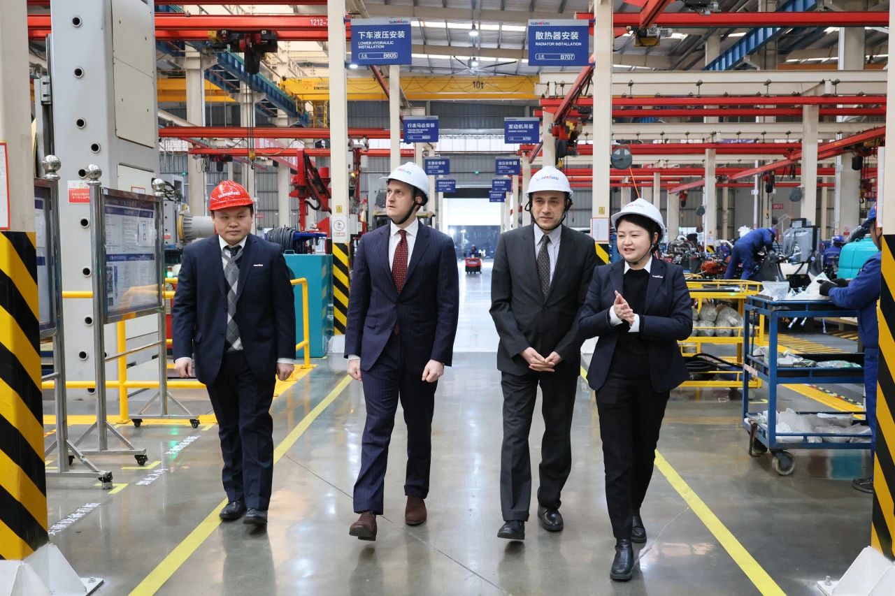 加拿大驻广州总领事贝加德到访永利集团官网智能