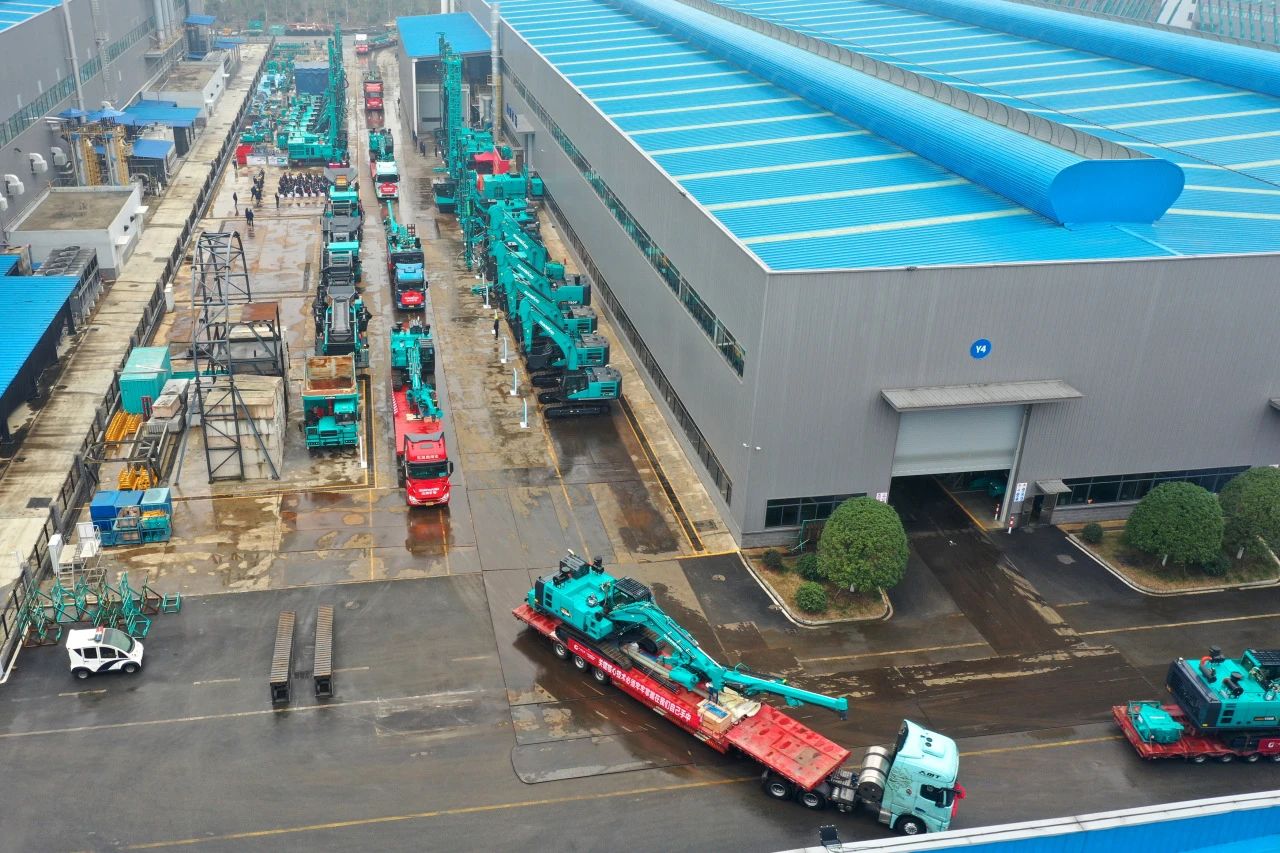 启新程，，，，向未来！永利集团官网矿岩揭牌庆典暨新春发货仪式圆满举行