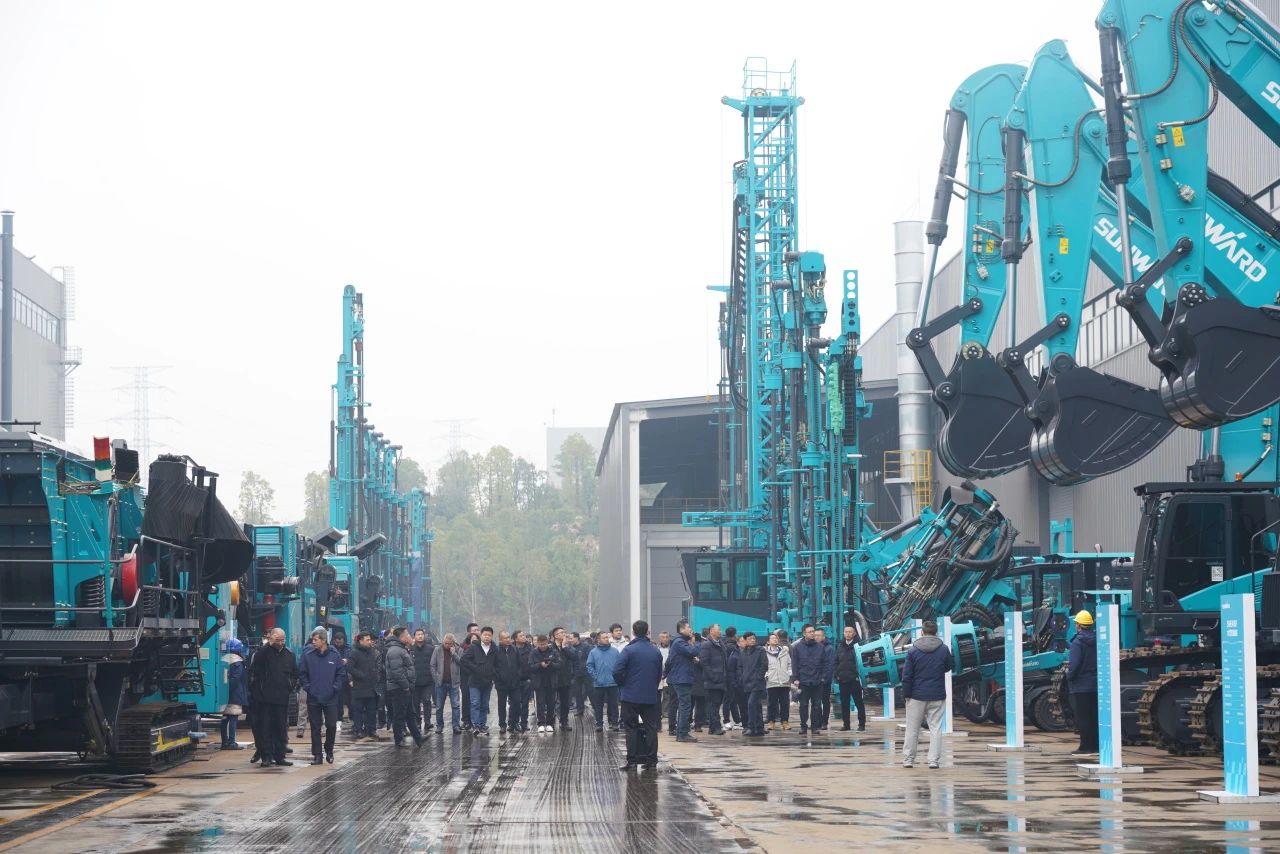 启新程，，，，向未来！永利集团官网矿岩揭牌庆典暨新春发货仪式圆满举行