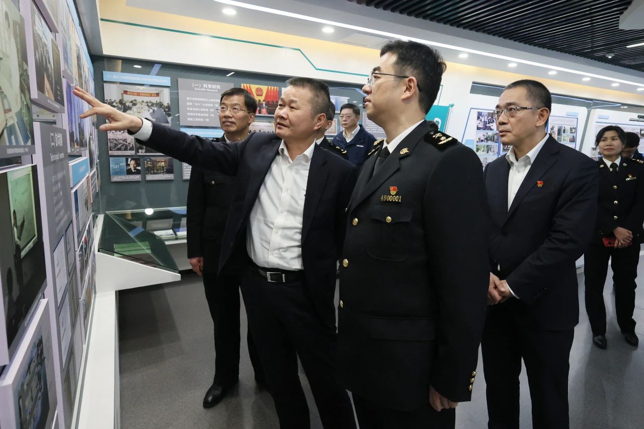 长沙海关党委书记、关长沈大为调研永利集团官网智能