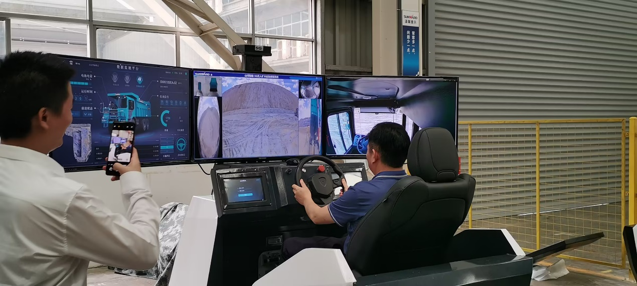 湘潭市工信局带队莅临永利集团官网智能开展智能制造现场观摩交流活动