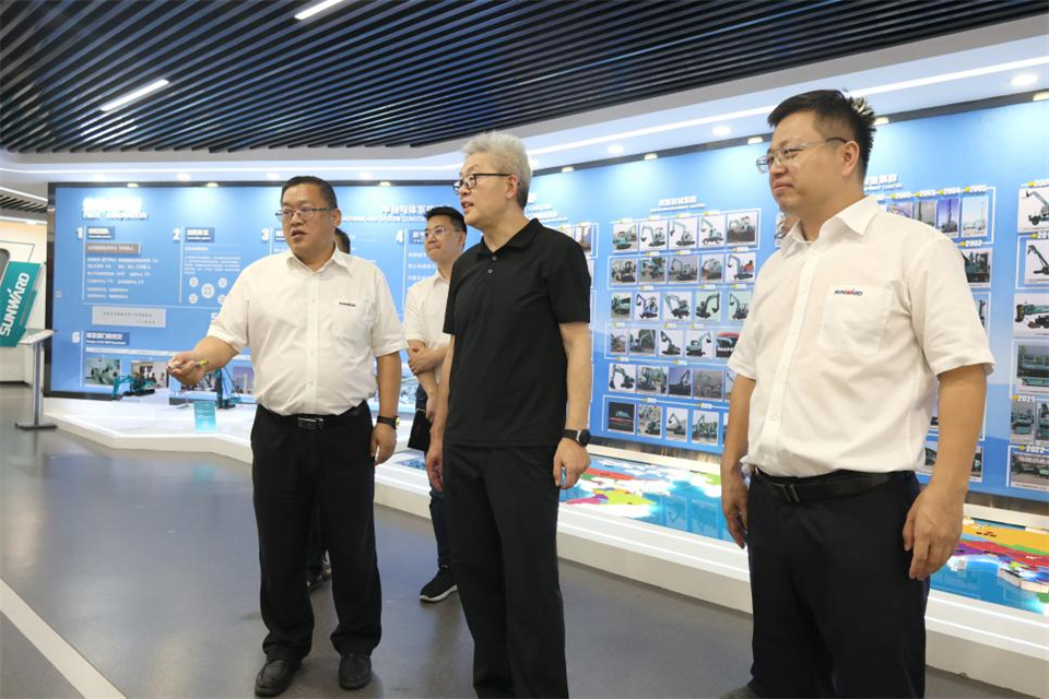 中国五矿工会主席、职工董事张晔到永利集团官网智能调研交流