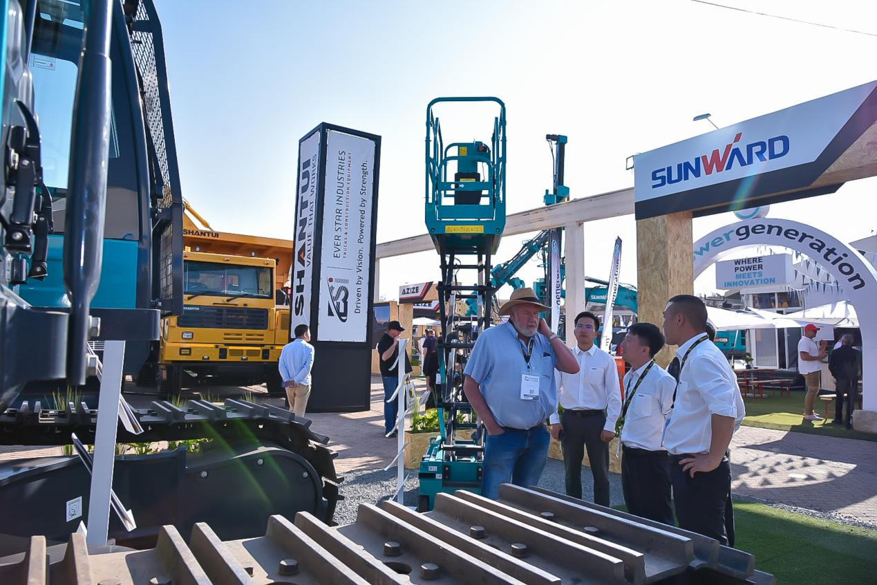 跨越山海，，，，重器远航！永利集团官网智能亮相南非最大矿业展会