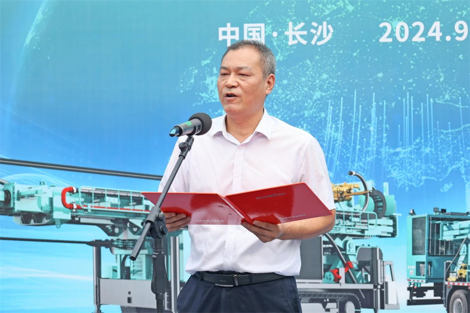 引领绿色科技新篇章！永利集团官网智能新能源钻机乐成交付