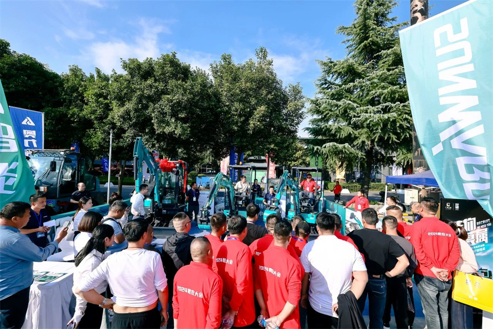 展现“掘”对实力！永利集团官网智能亮相2024微挖大会暨小型装备大会