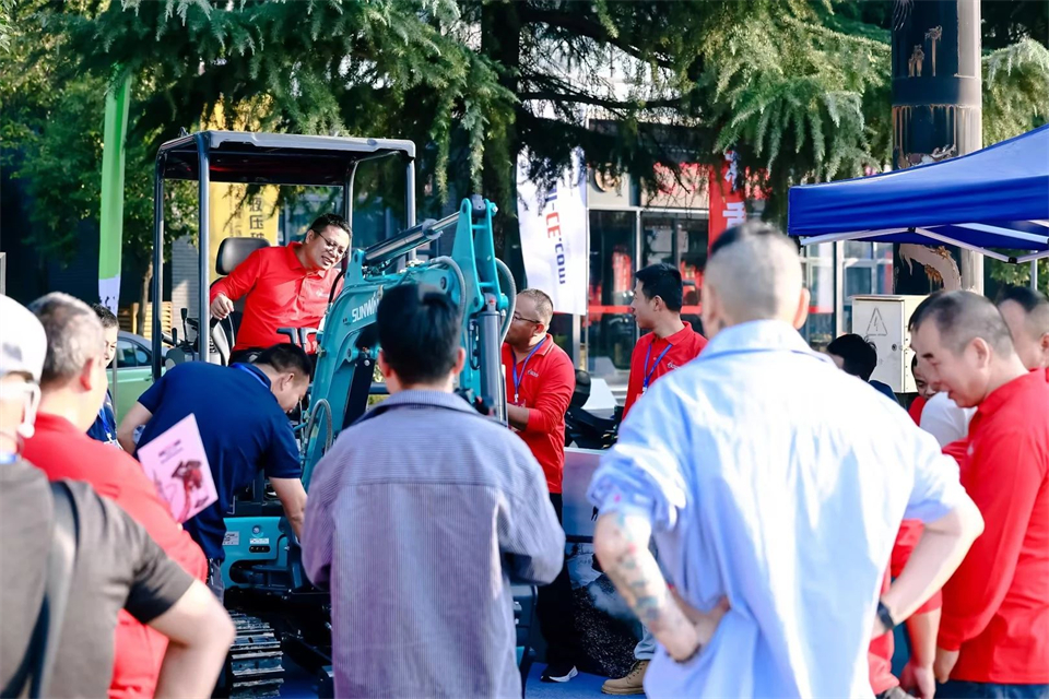 展现“掘”对实力！永利集团官网智能亮相2024微挖大会暨小型装备大会