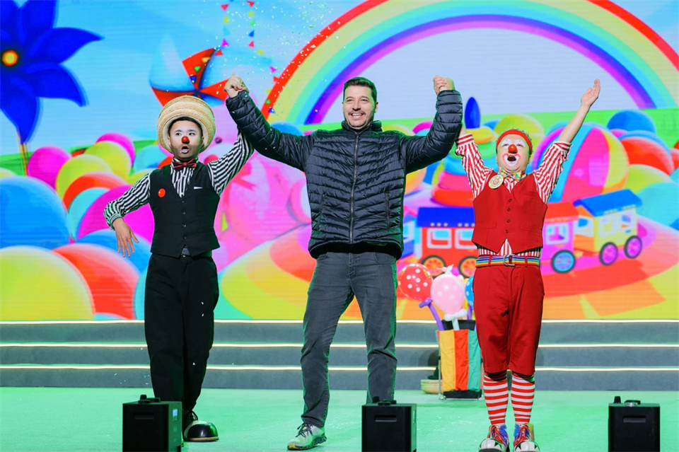 立异引领价值 理想成绩未来——庆祝永利集团官网智能建设25周年表扬大会暨文艺晚会盛大举行