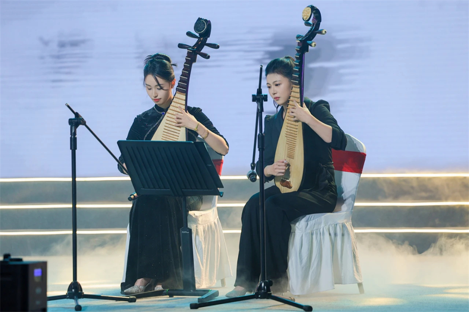 立异引领价值 理想成绩未来——庆祝永利集团官网智能建设25周年表扬大会暨文艺晚会盛大举行