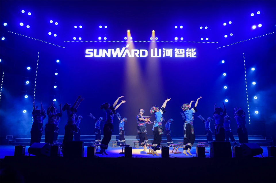 立异引领价值 理想成绩未来——庆祝永利集团官网智能建设25周年表扬大会暨文艺晚会盛大举行