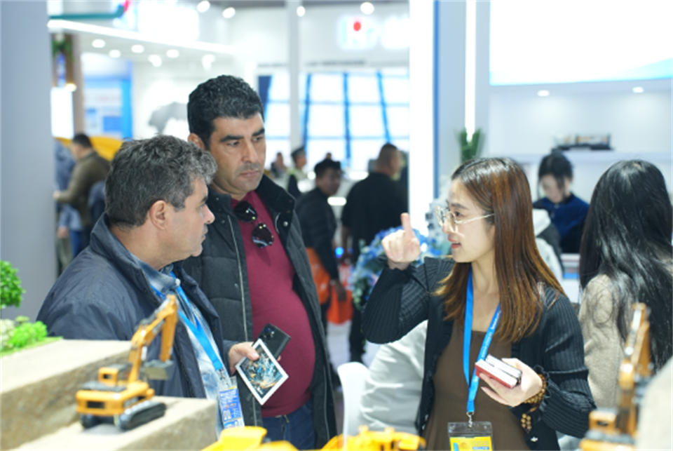 智造空间，，，，，，价值共生！广州永利集团官网精彩亮相2024上海宝马展