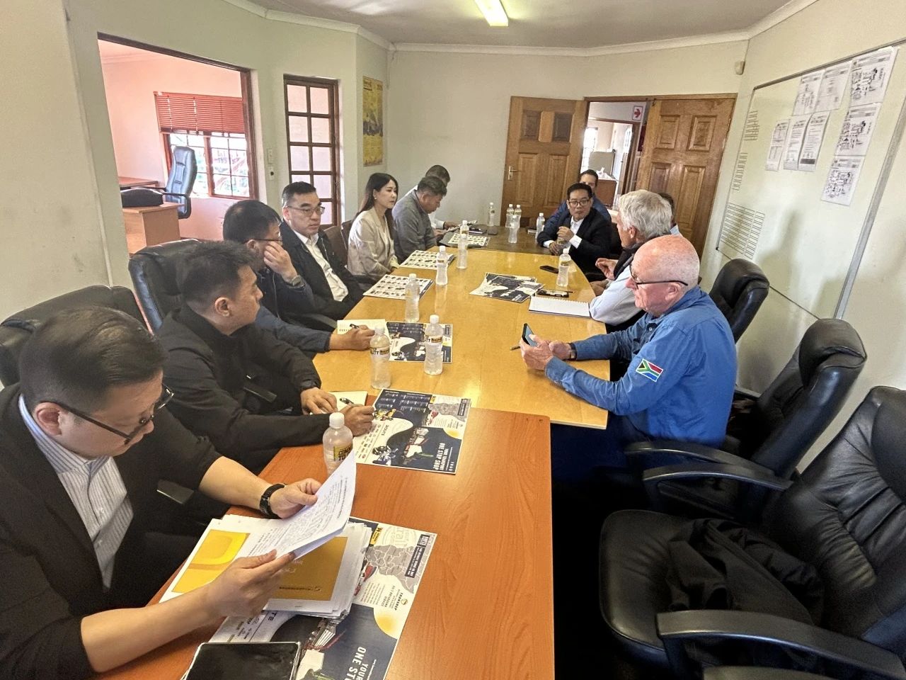 广州工控集团总司理王福铸率队考察永利集团官网智能南非子公司