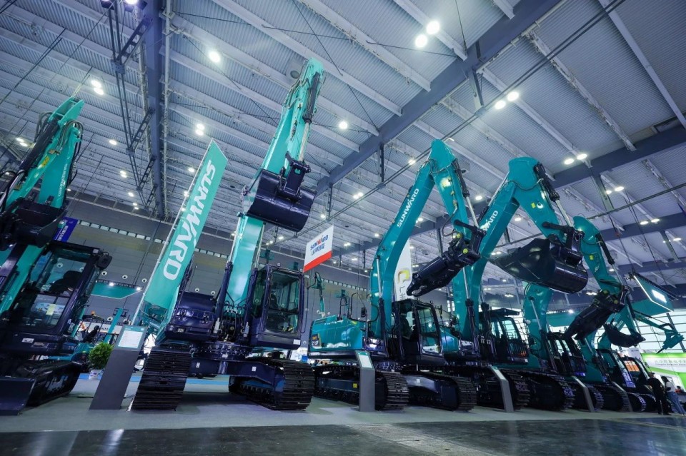 2025 CICEE | 从简单工具迈向多元化解决方案，，，永利集团官网智能泛起非凡挖掘机风范