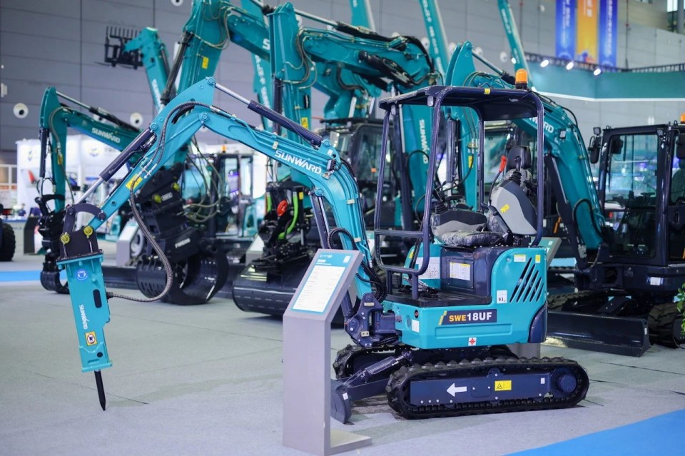 2025 CICEE | 从简单工具迈向多元化解决方案，，，永利集团官网智能泛起非凡挖掘机风范