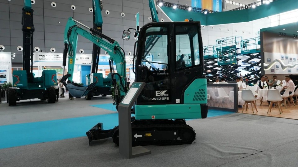 2025 CICEE | 从简单工具迈向多元化解决方案，，，永利集团官网智能泛起非凡挖掘机风范