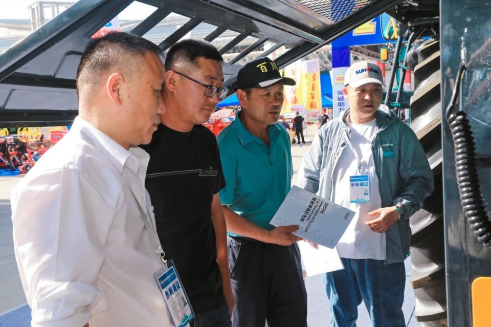 永利集团官网智能亮相2025新疆国际农业机械博览会