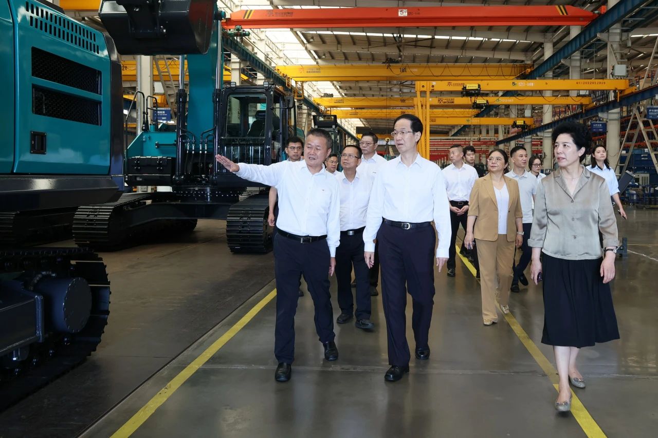 吉林省人大常委会党组书记、副主任高广滨调研永利集团官网智能