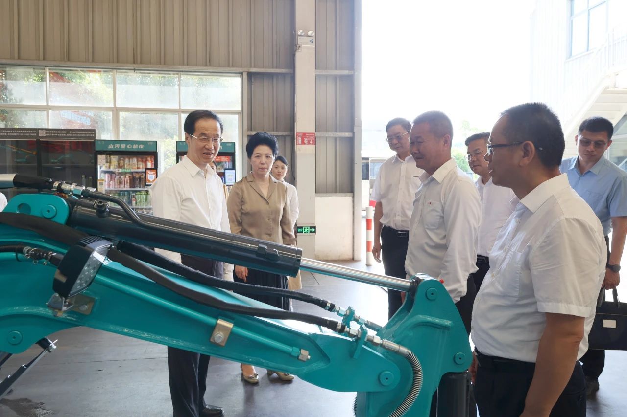 吉林省人大常委会党组书记、副主任高广滨调研永利集团官网智能