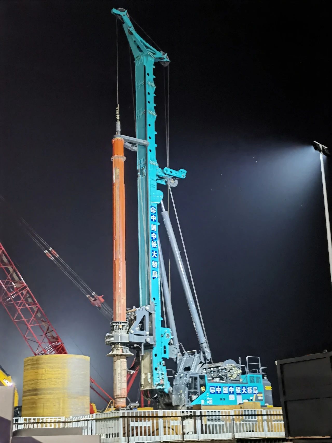 再战“天下级工程”！永利集团官网智能旋挖钻机助力宜昌长江公铁大桥建设