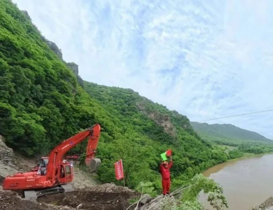 硬核破解“最后一公里”难题，，，，，，永利集团官网智能应抢救援装备助力“应急使命·2025”演习！