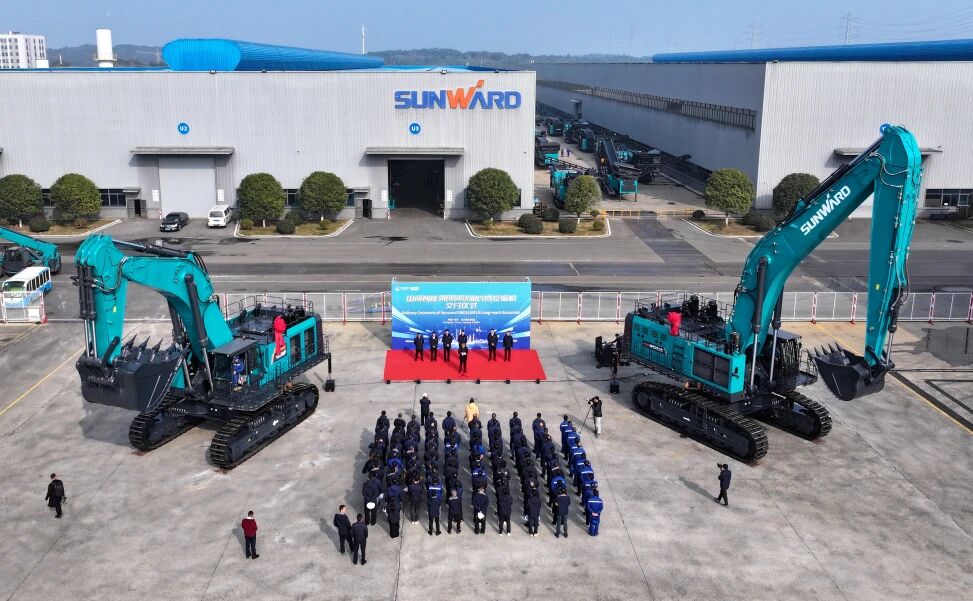 争锋启新程！永利集团官网智能SWE1650FLR加长臂挖掘机乐成交付国际客户